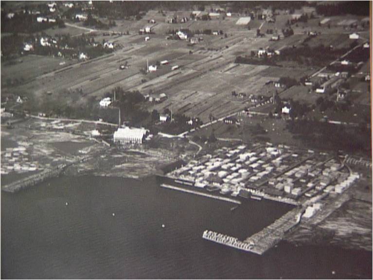 Bilden visar sågverksområdet vid nya Söråkers ångsåg där hamnen senare kom att byggas.